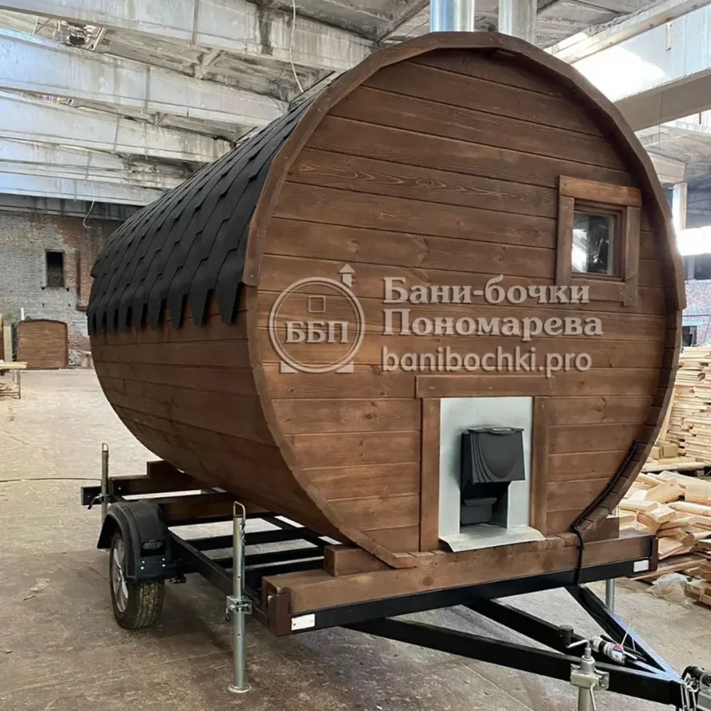 Компактная баня-бочка 2м на прицепе, готовая к эксплуатации в Красноярске