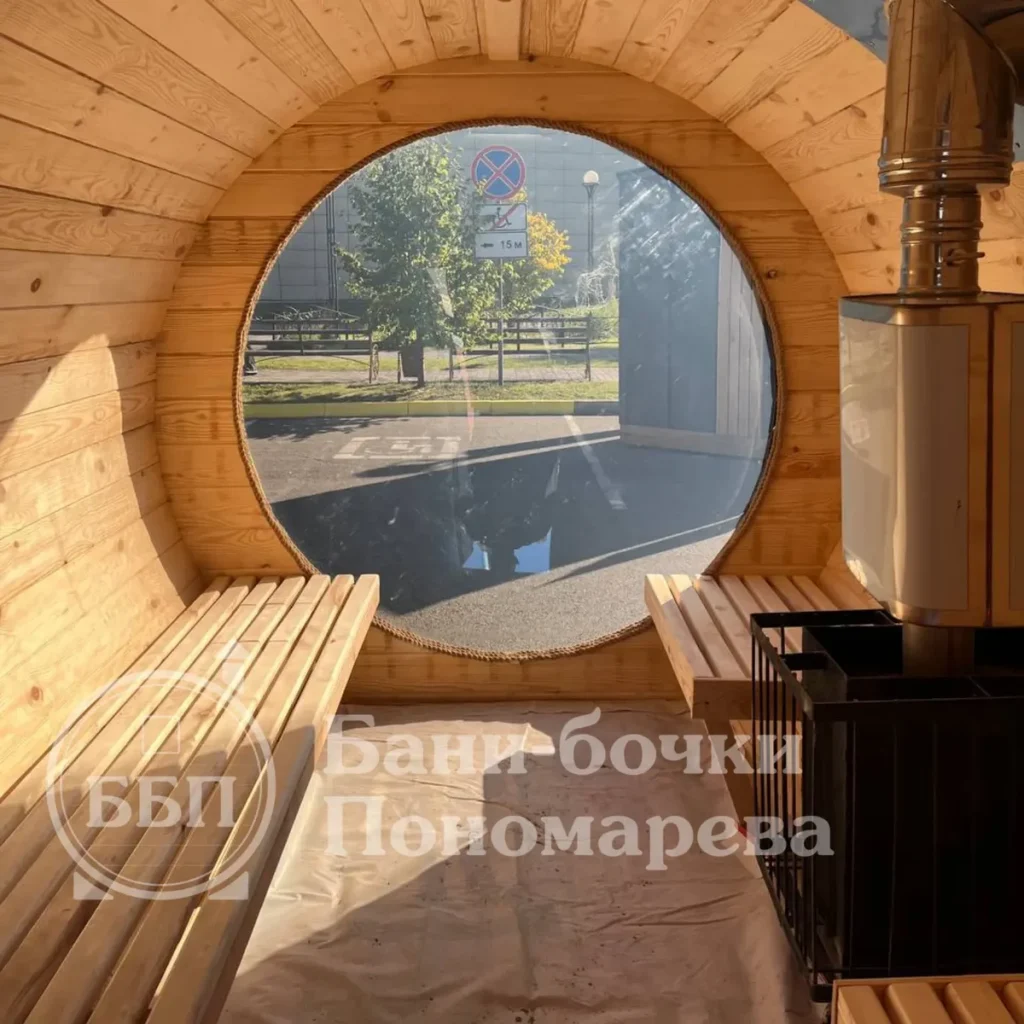 Баня-бочка: парилка, окно. Красноярск, печь.
