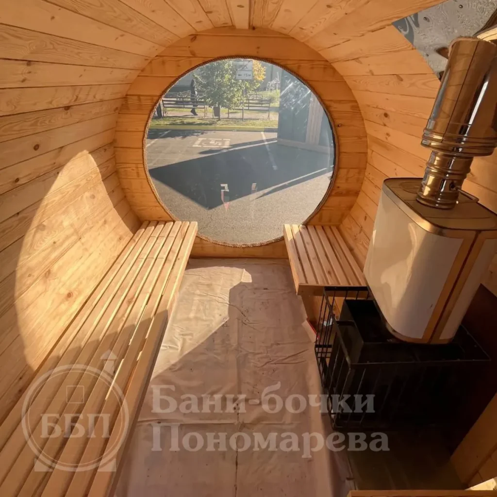 Баня-бочка: парилка, окно. Красноярск, печь.