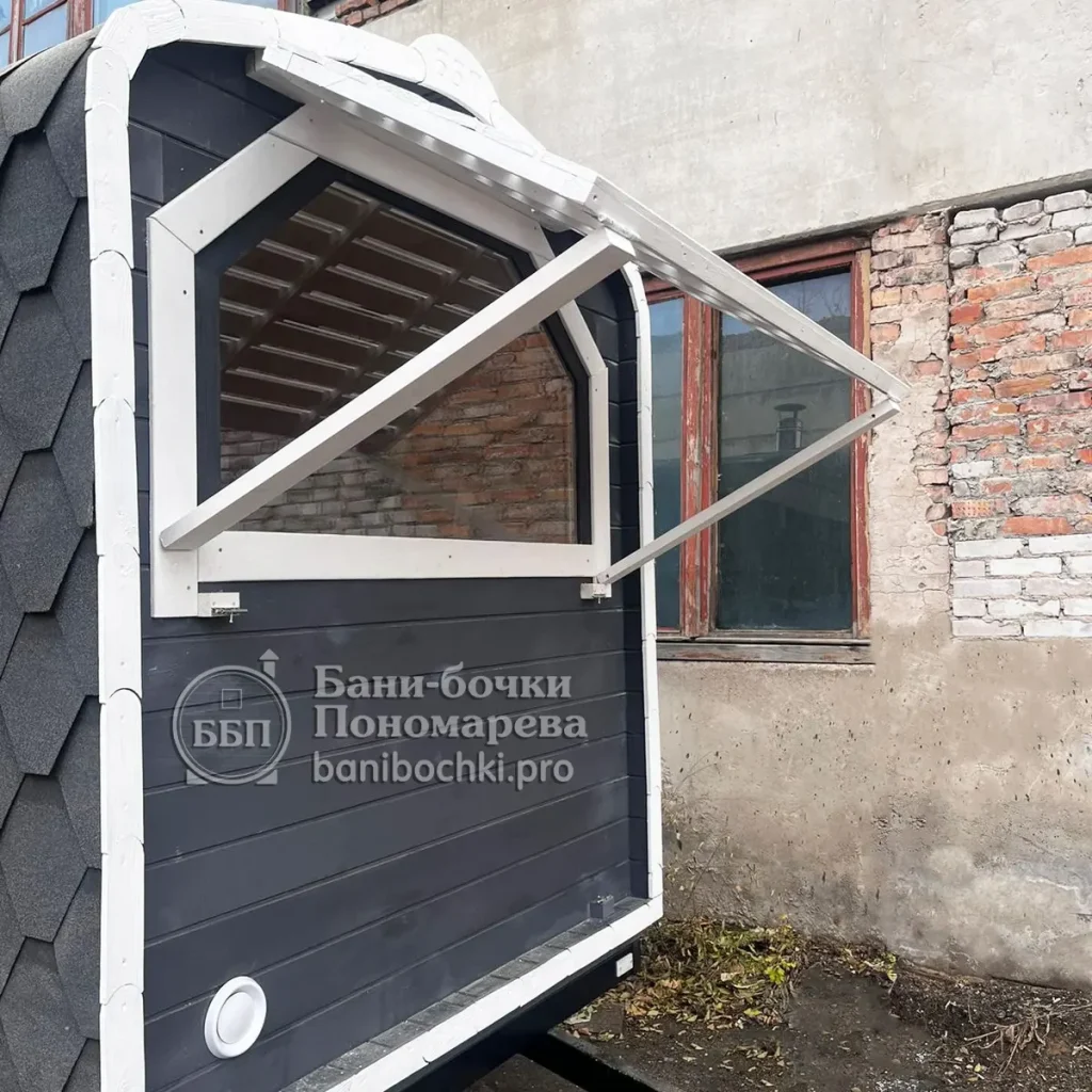 Баня-квадро: окно. Красноярск.