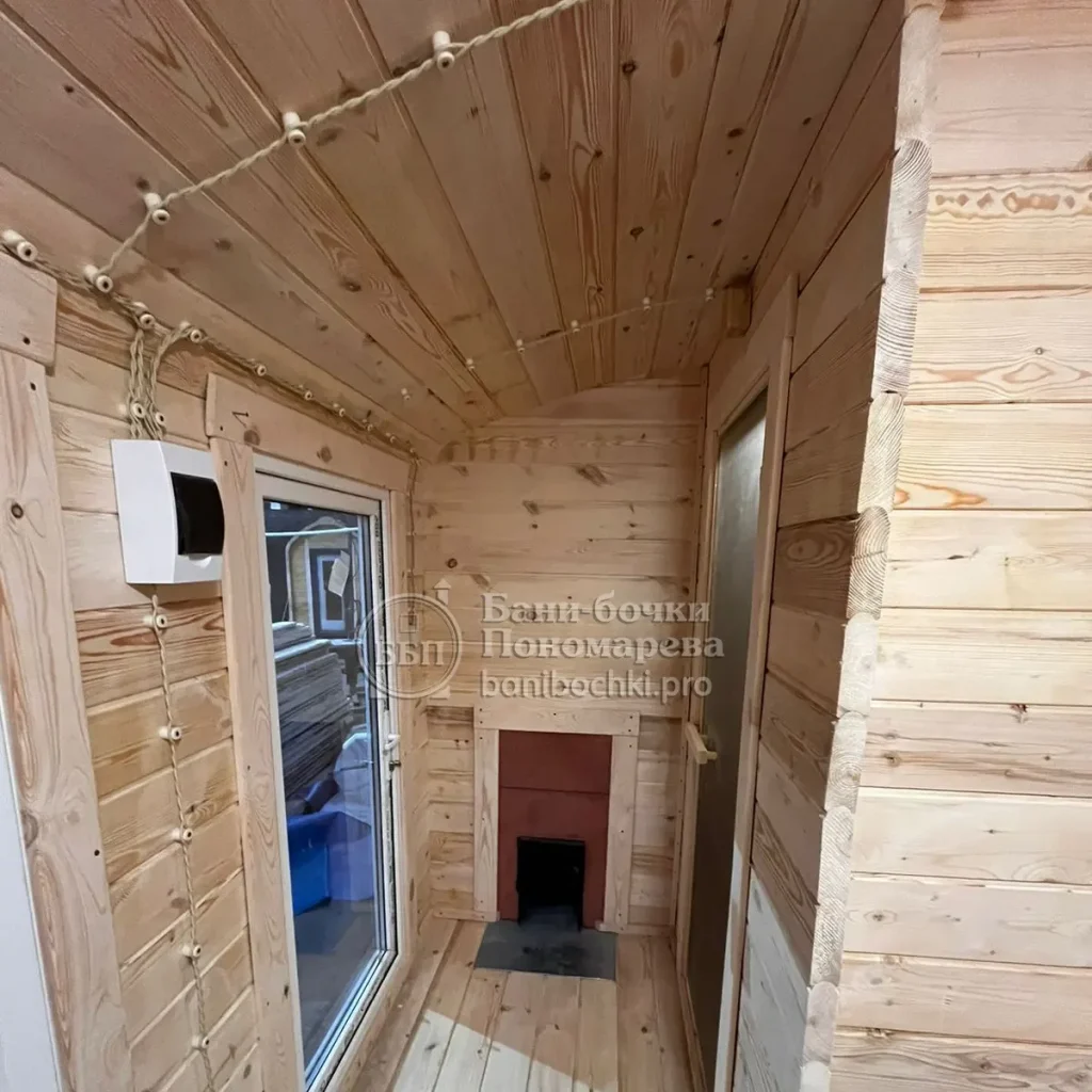 Баня-квадро: парилка, входная дверь. Красноярск, печь.