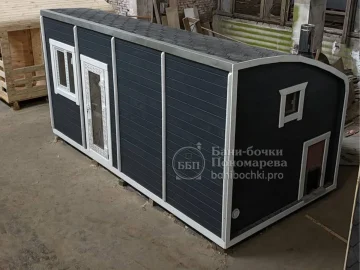 Баня формы «парус» длиной 5 м с комнатой отдыха и полками из осины в парилке в Красноярске